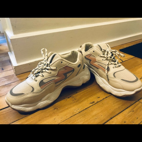 Women sneakers - Picture 3 of 3